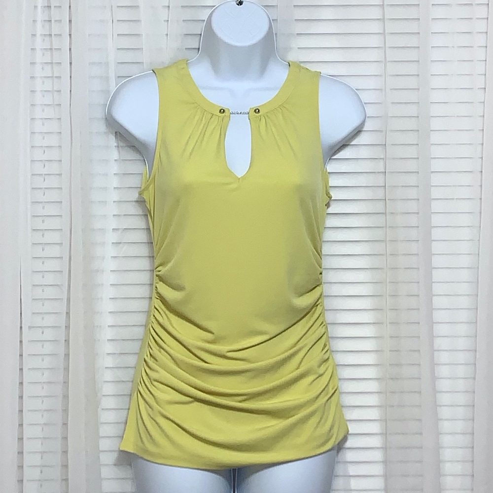NY&C sleeveless shirt